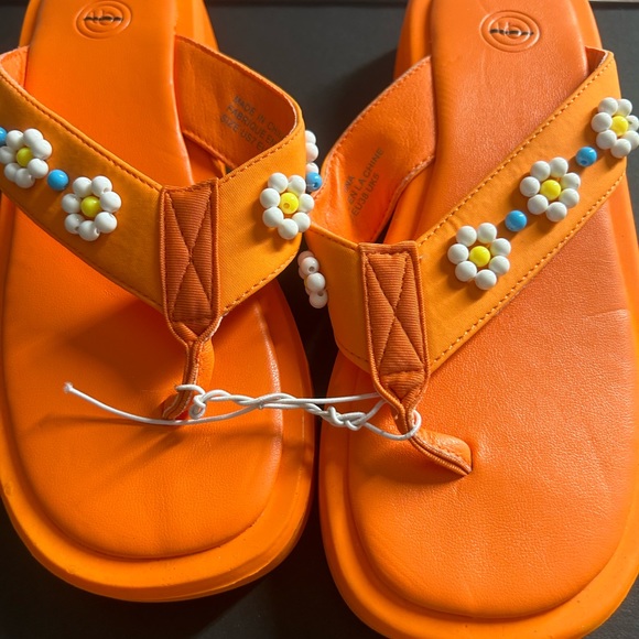 New Urban Outfitters Size 7 Orange Beaded Embellished Sandals/Flip Flops - Picture 6 of 9